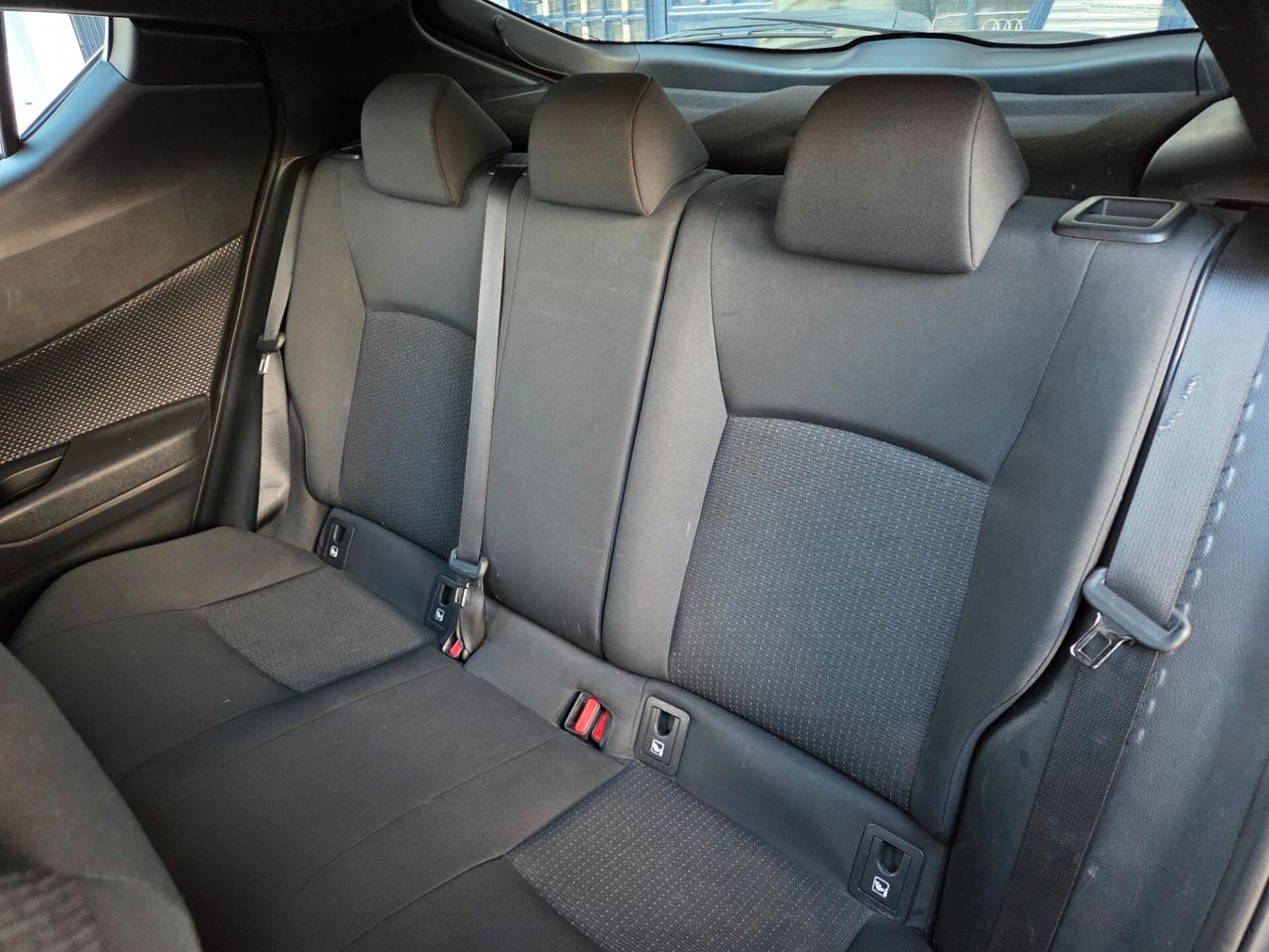Toyota C-HR 1.8 Hybrid E-CVT Active