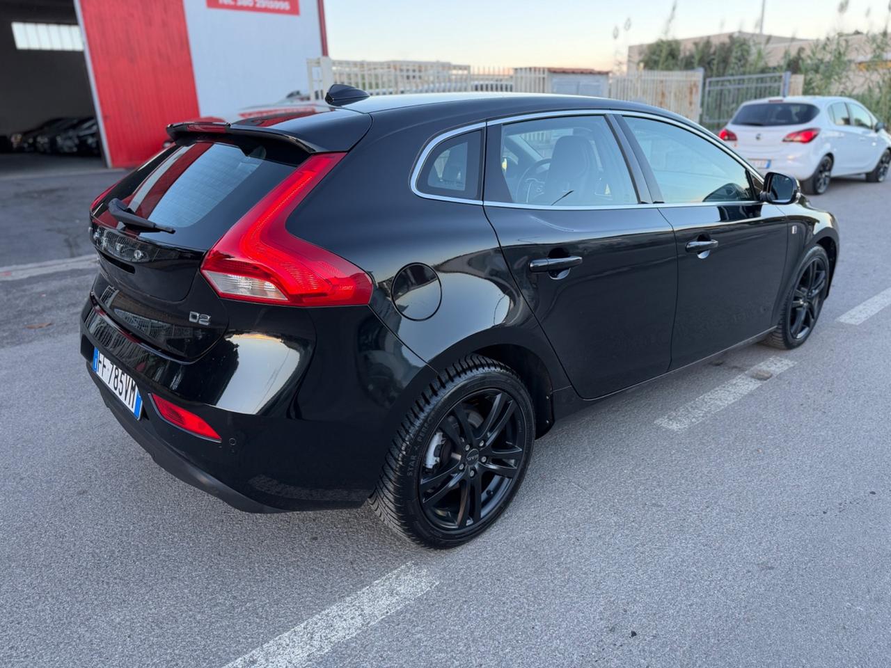 Volvo V40 D2 R-design Momentum