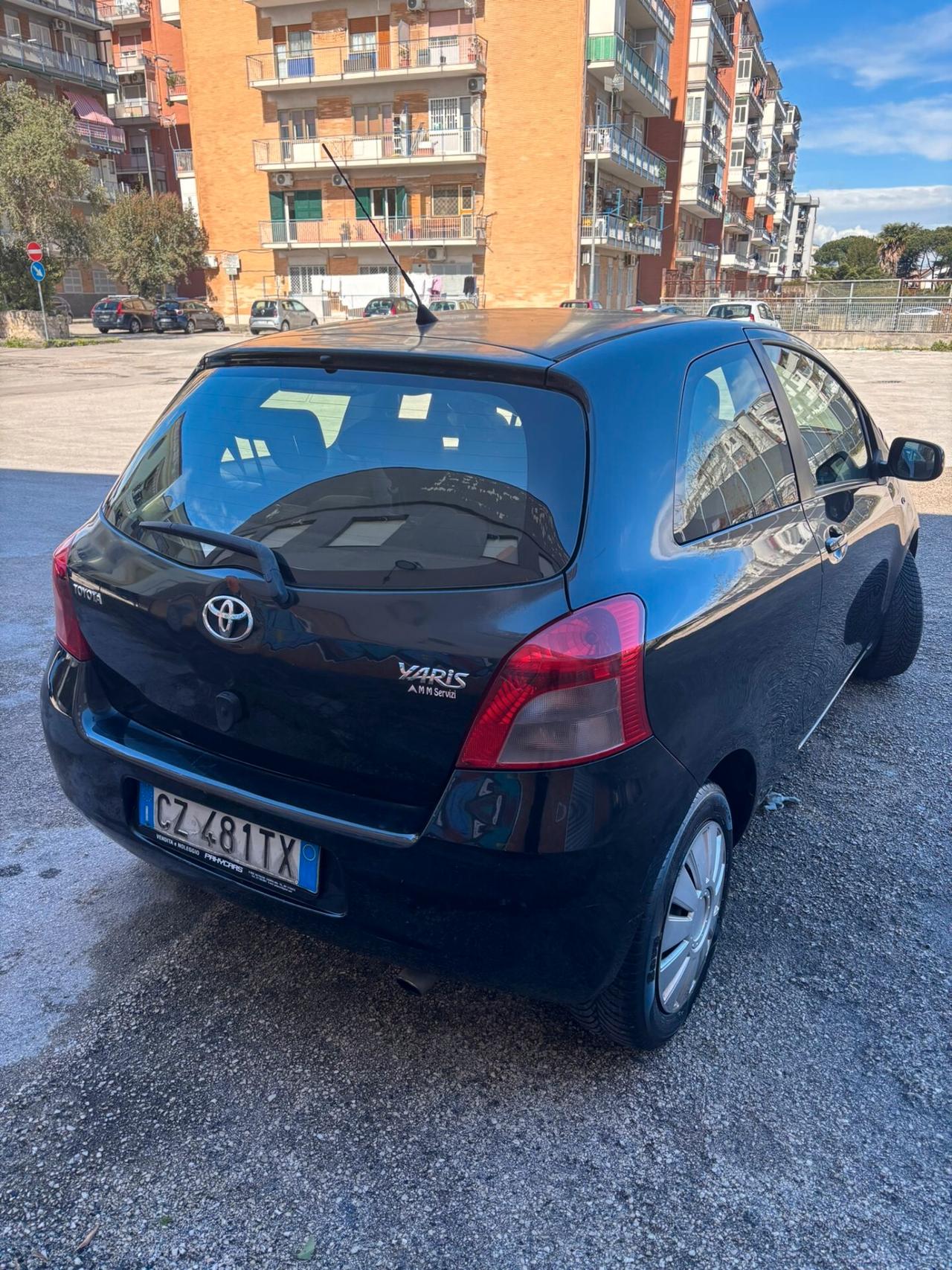 Toyota Yaris 1.0 3 porte