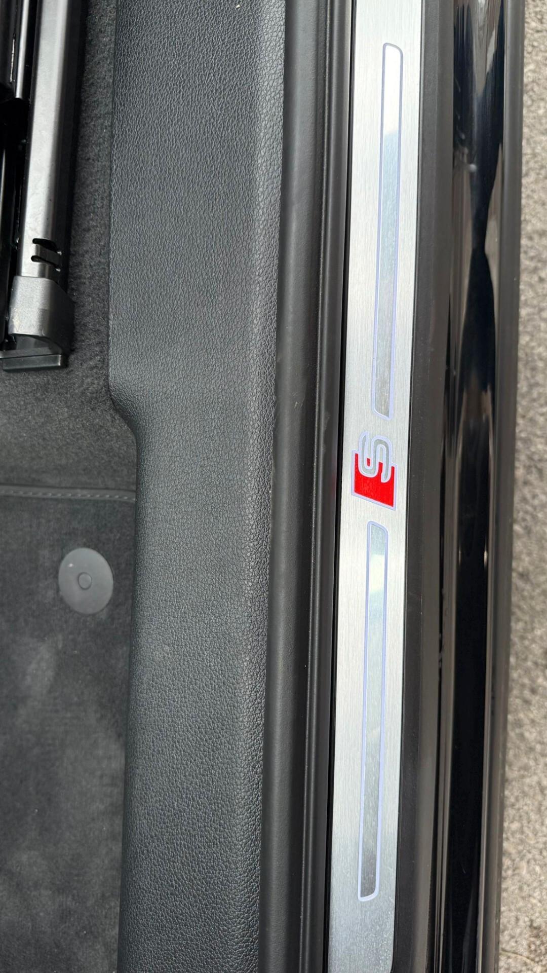 AUDI Q3 SPB 35 TDI IDENTITY BLACK KM0 2024 TETTO APRIBILE