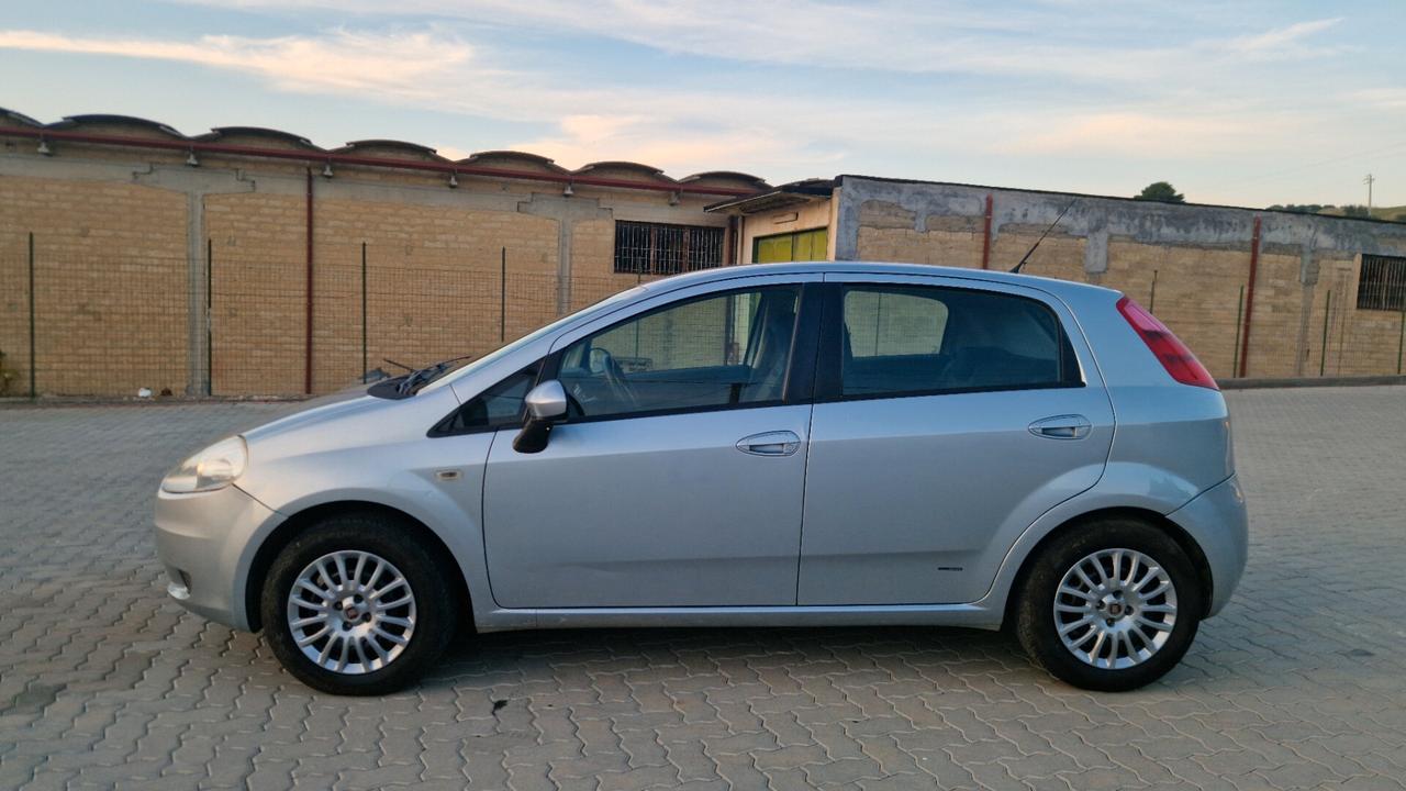 Fiat Grande Punto 1.3 MJT 75 CV 5 porte Dynamic