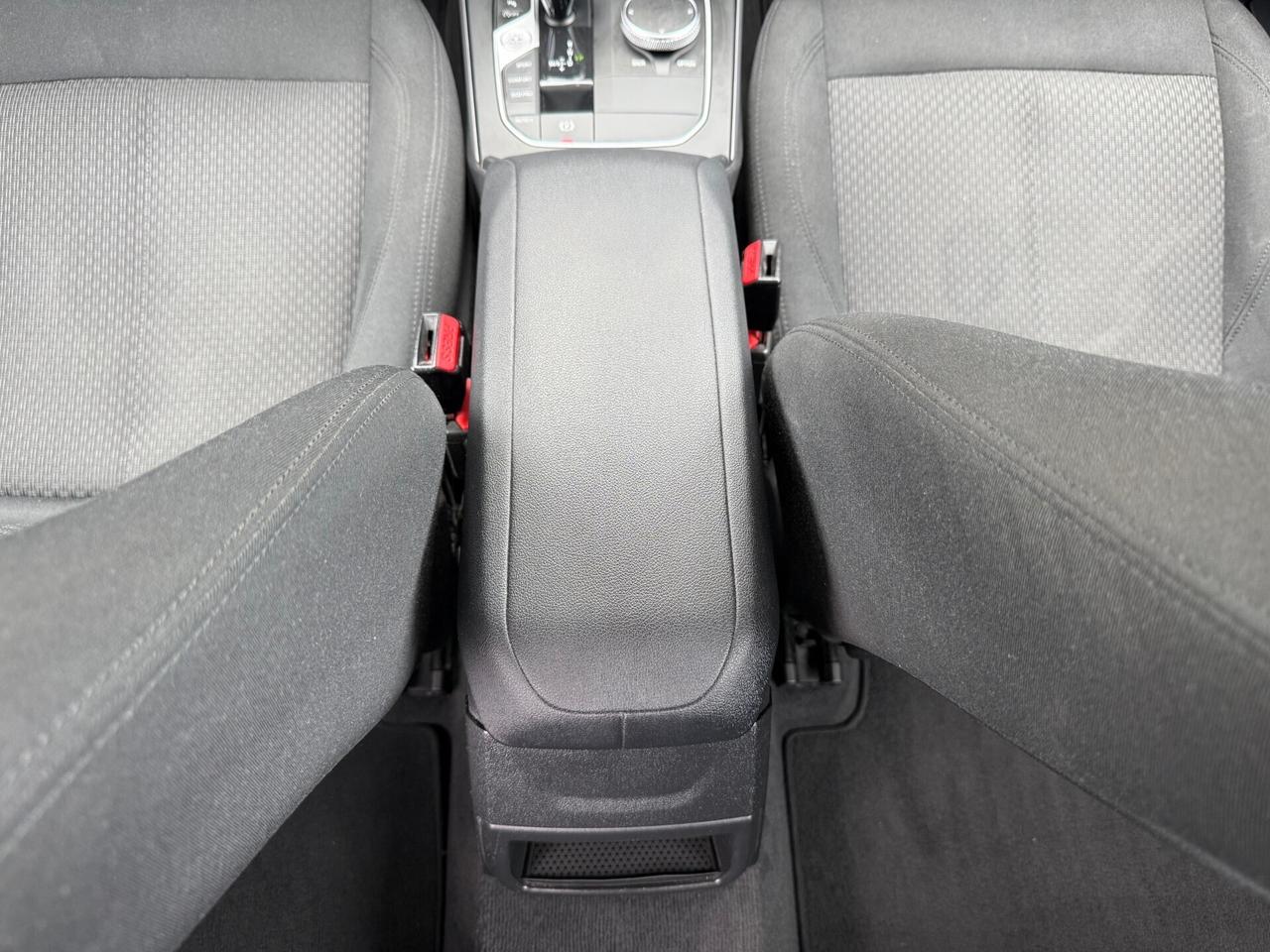 Bmw 118d 5p. Business Advantage Auto.