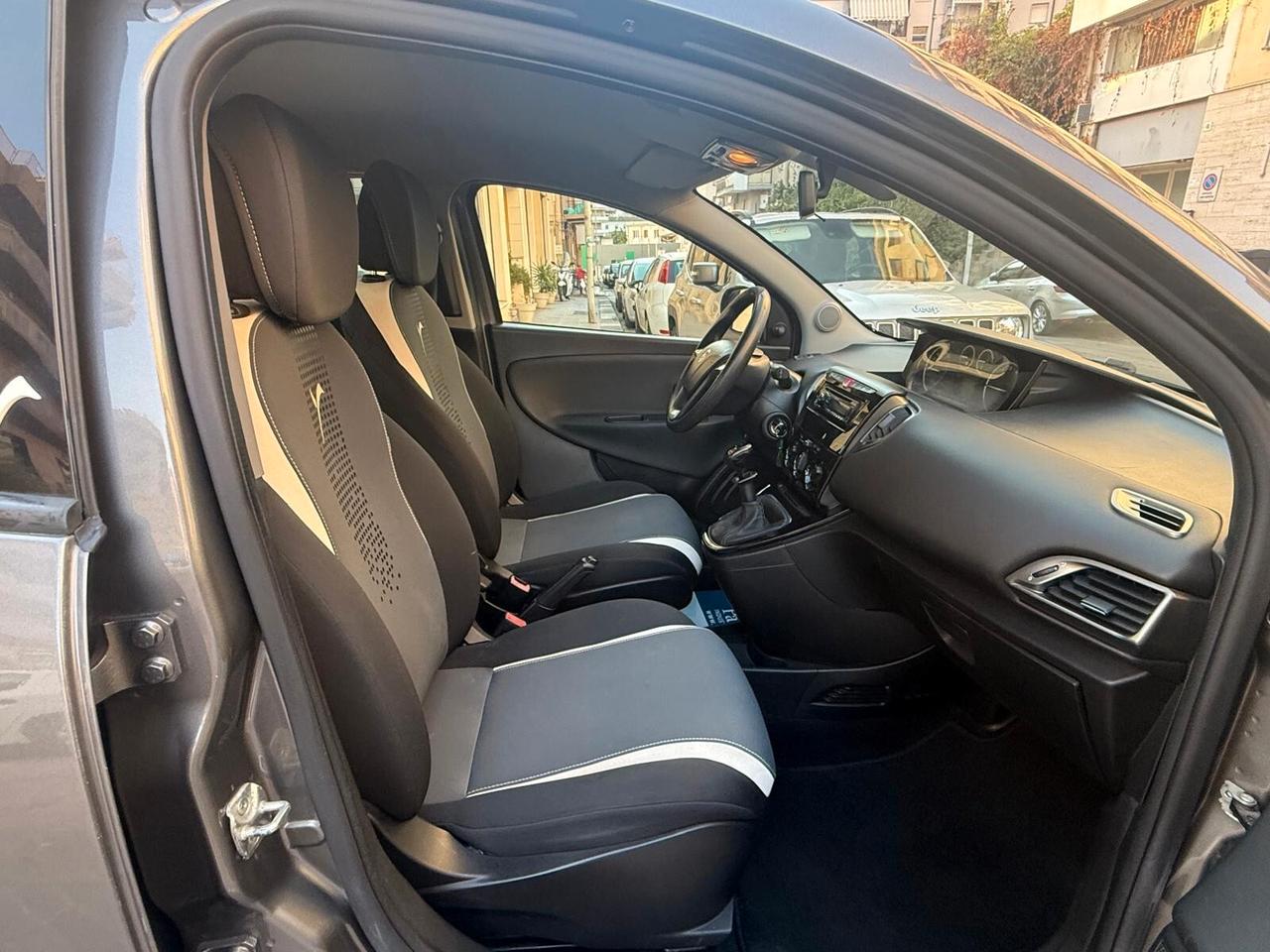 Lancia Ypsilon 1.2 69 CV 5 porte Elle