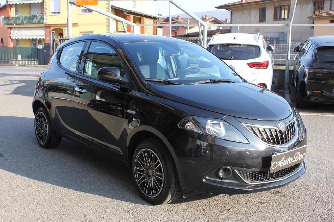 Lancia Ypsilon 1.0 S&S Hybrid Ecochic Gold