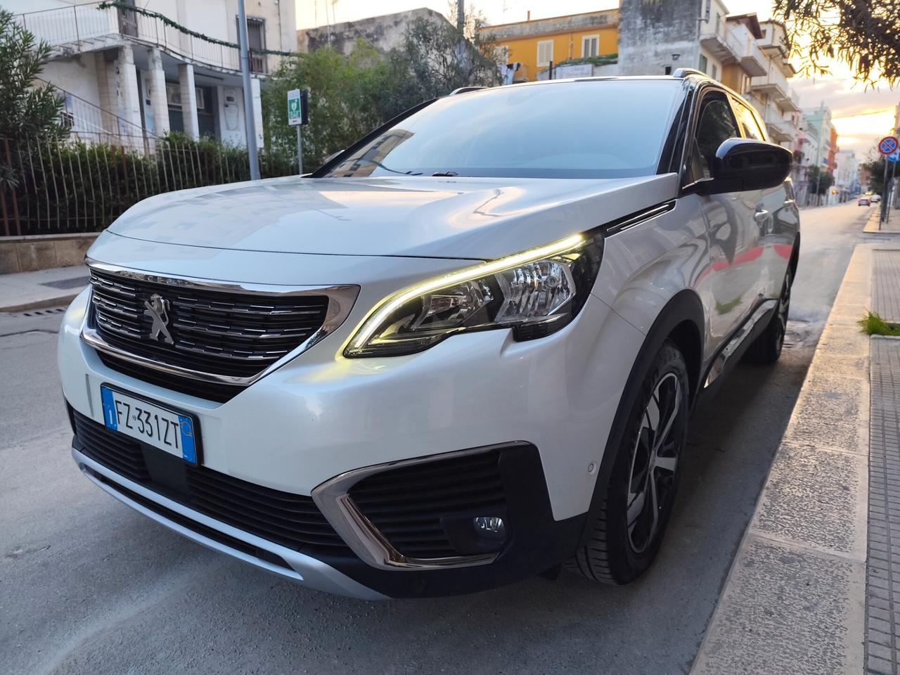 Peugeot 5008 1.6BlueHDi 120CV AUTOMATICA 7 POSTI