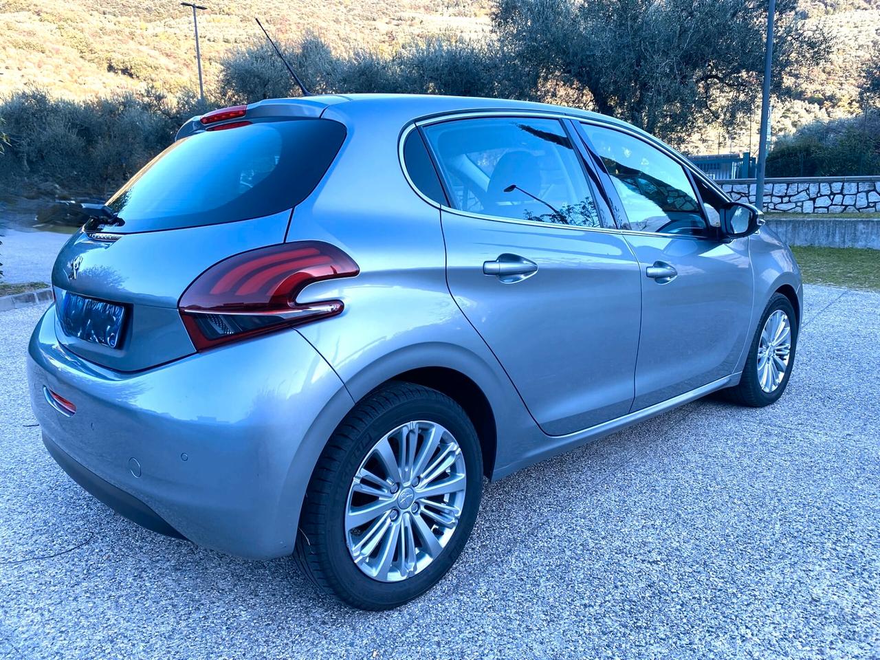 Peugeot 208 PureTech 82 Stop&Start 5 porte Allure >PERFETTA !!!