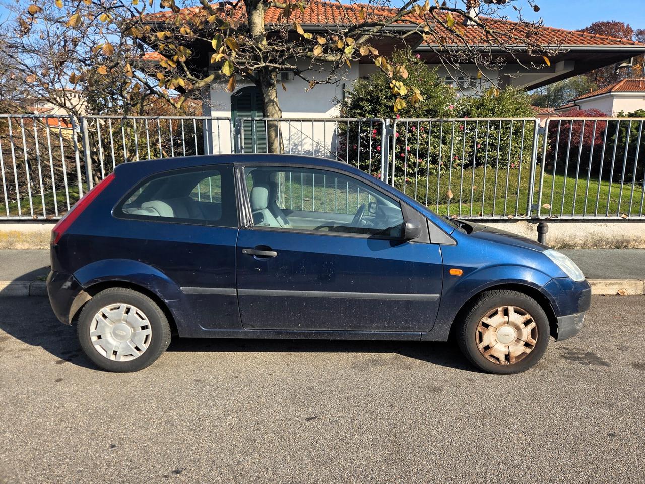 Ford Fiesta 1.2 16V 3p. Ambiente