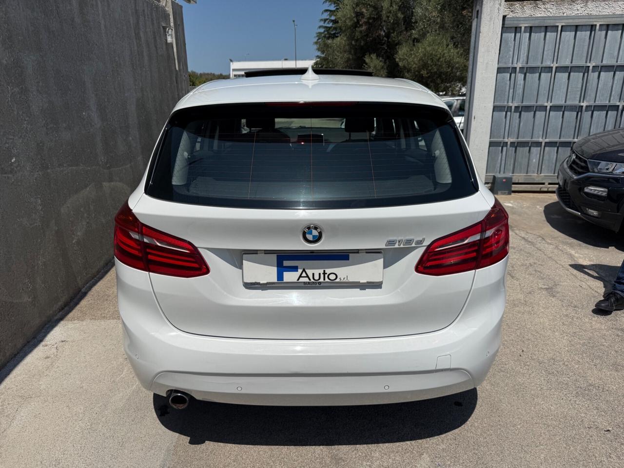 Bmw Active Tourer 218d Luxury,TETTO APRIBILE,PELLE,NAVI,CLIMATRONIC BIZ.,ECC…
