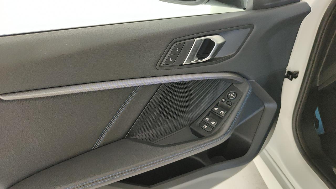 BMW Serie 1 F40 - 118d Msport auto