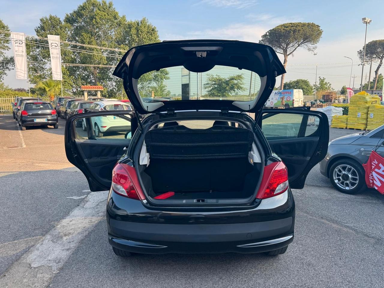 Peugeot 207 1.4 BENZ 5P UNIPRO SOLO 64000 KM - 2012