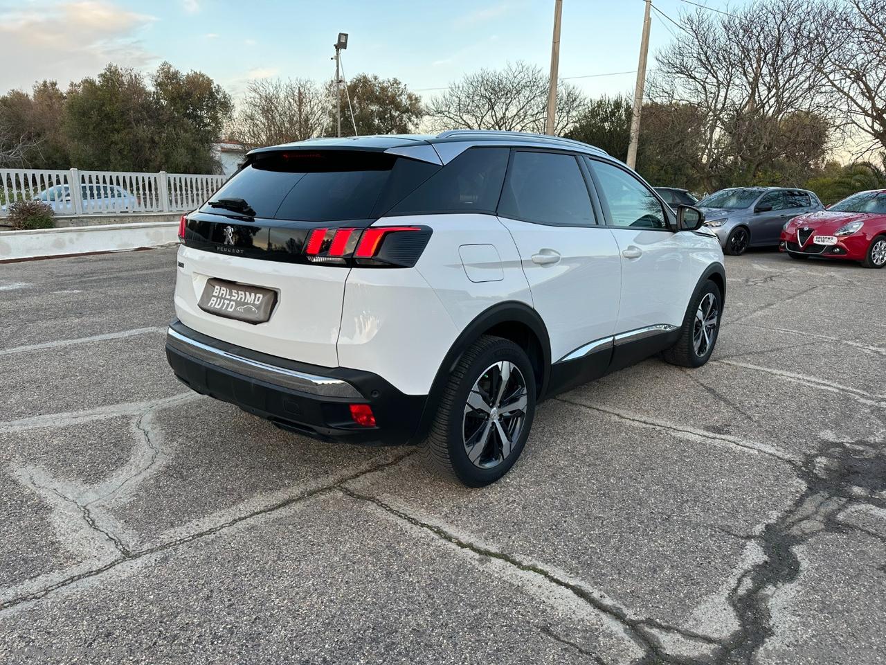 PEUGEOT 3008 BlueHDi 130 S&S Allure