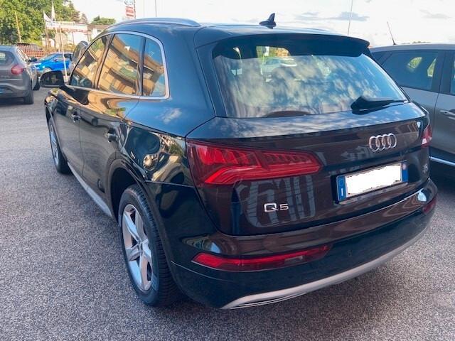 Audi Q5 2.0 TDI quattro S tronic Business Sport