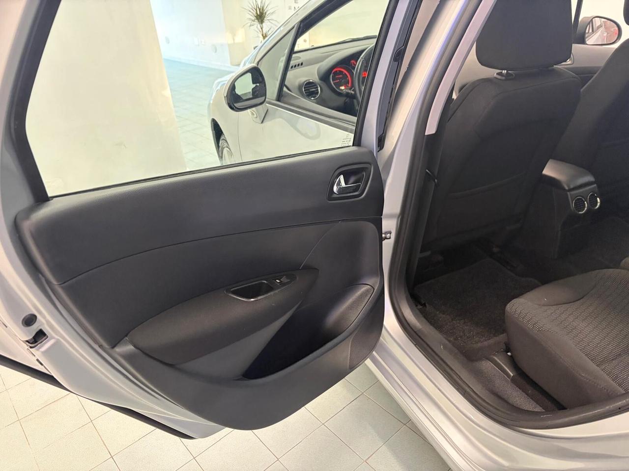 Peugeot 308 1.6 HDi 110CV TETTO PANORAMICO