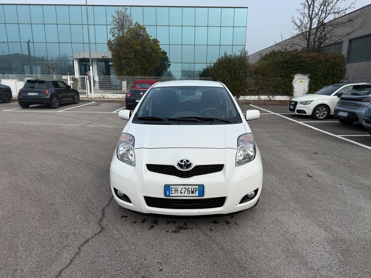 Toyota Yaris 1.0 5 porte Sol