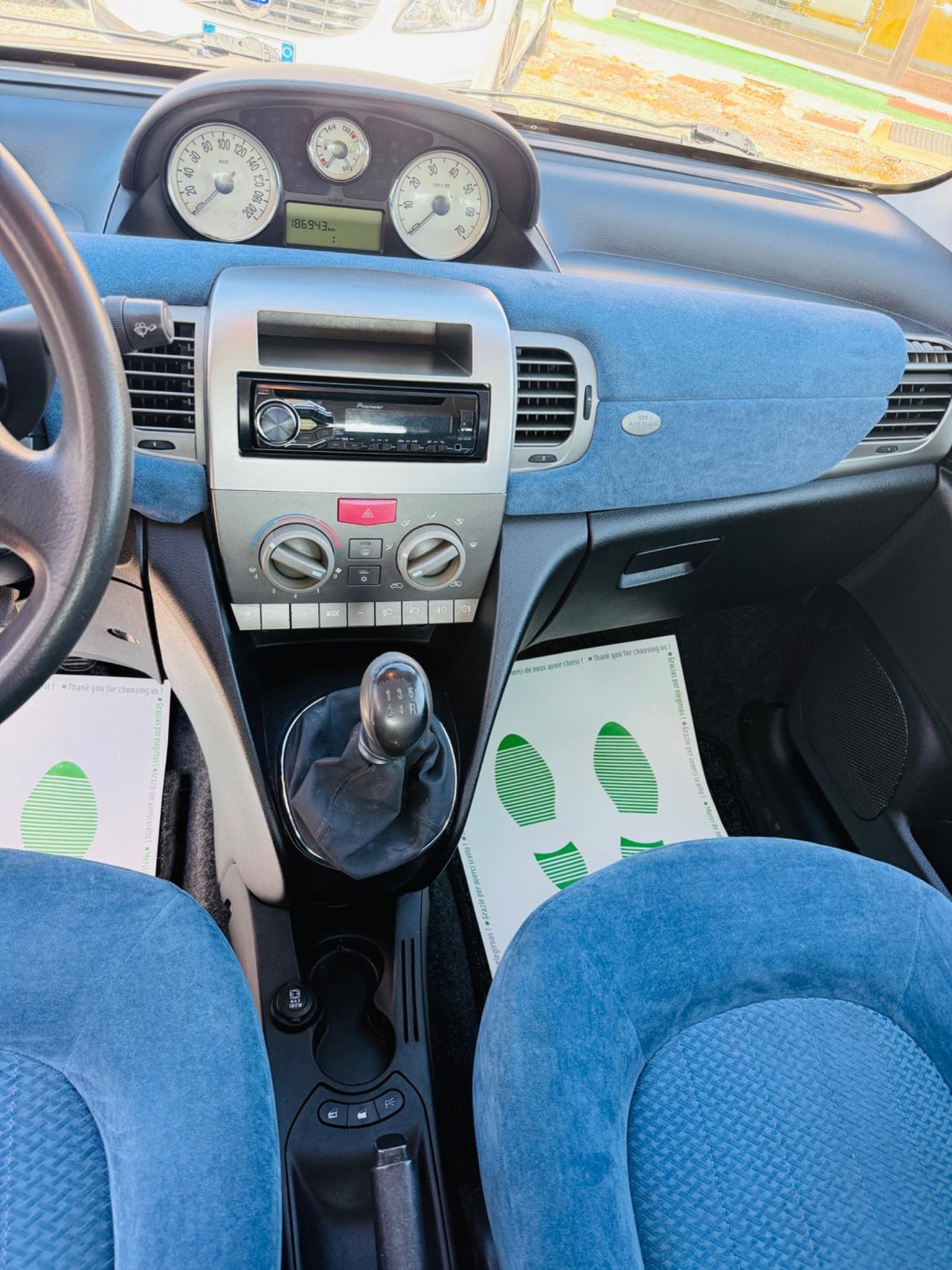 Lancia Ypsilon 1.2 8v Argento