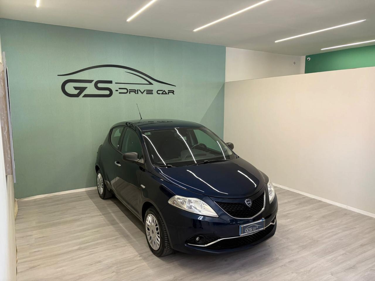 Lancia Ypsilon 1.200cc 69 CV 5 porte Platinum