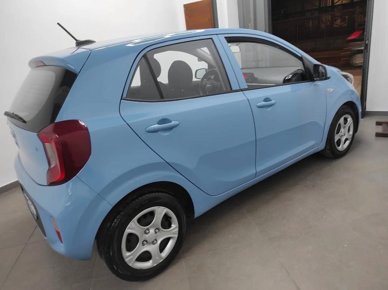 Kia Picanto 2022 1.0 benzina usb comandi al volante