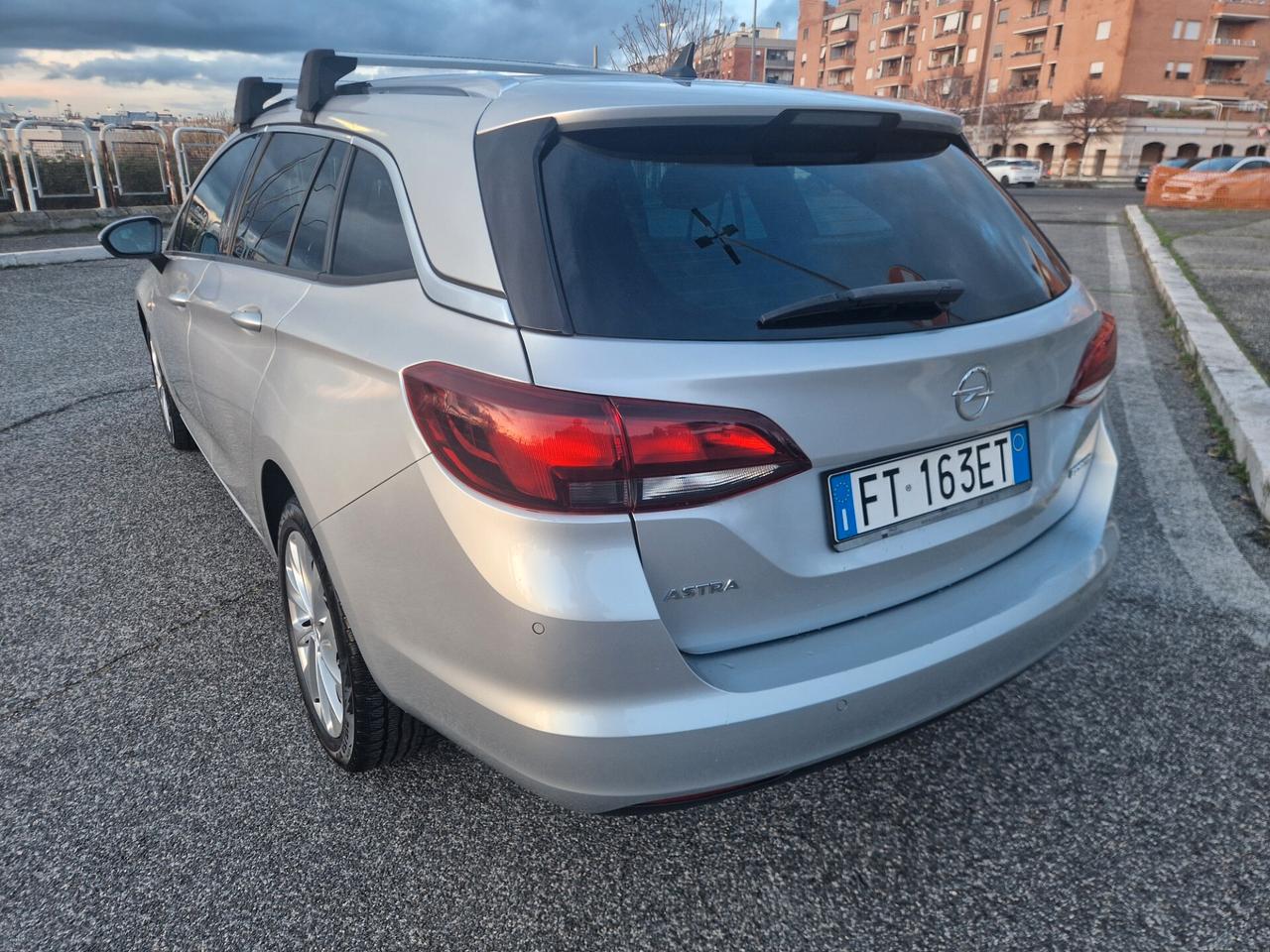 Opel Astra 1.4 Turbo 110cv Innovation 59 mila km Opel Astra 1.4 Turbo 110cv Innovation 59 mila km Metano