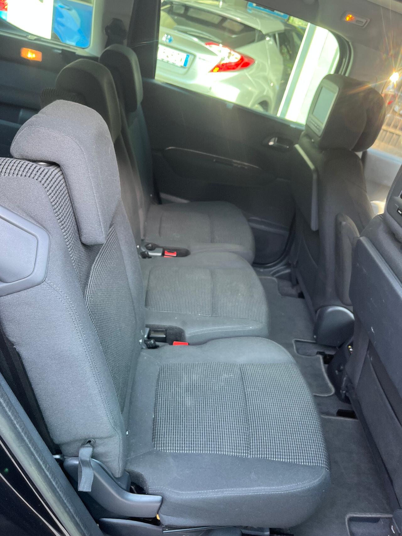 PEUGEOT 5008 1.6 HDi CAMBIO AUTOMATICO - 7 POSTI - ANCHE PER NEOPATENTATI