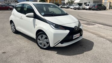 Toyota Aygo 1.0 VVT-i X-BLACK 140000 KM