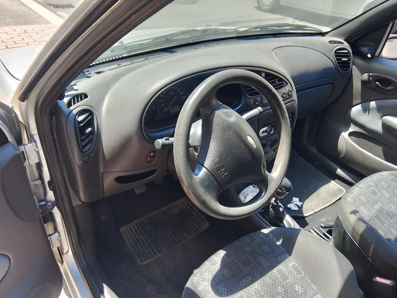 Ford Fiesta 1.4 16V 5p. Ghia