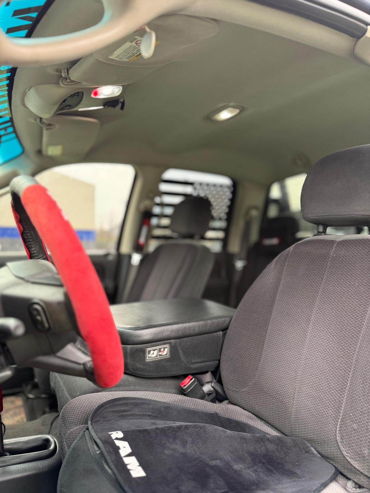 Dodge RAM 1500 4x4 4.7 MAGNUM AUTOCARRO