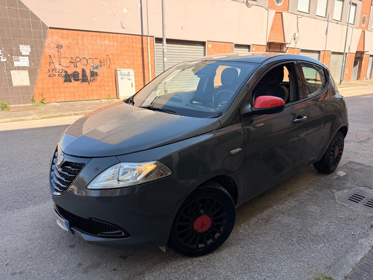 Lancia Ypsilon 1.3 MJT 5 porte Momodesign Full