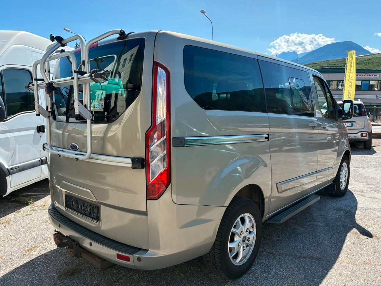 FORD TRANSIT CUSTOM 2.2 TDCi 155CV TITANIUM 8POSTI - GANCIO TRAINO