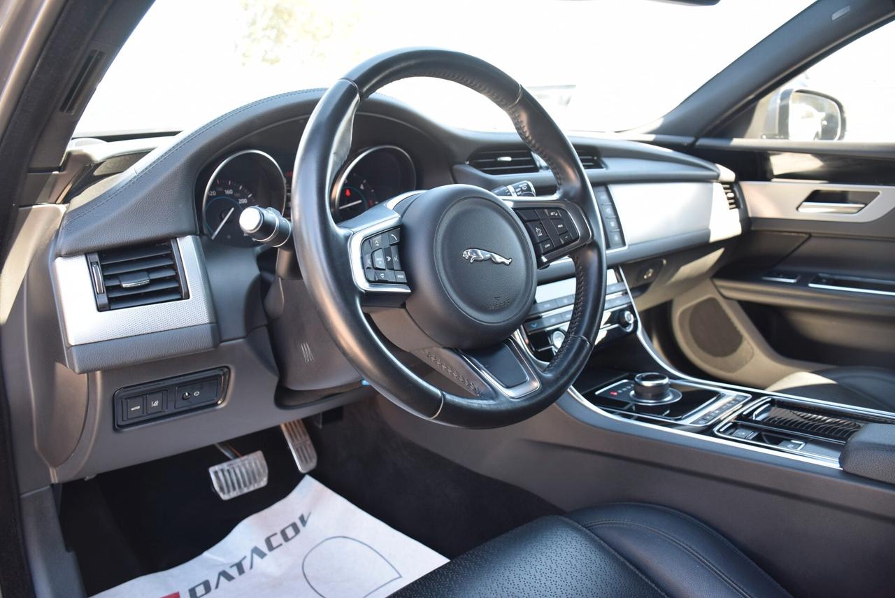 Jaguar XF Sportbrake 4X4 2.0D 180CV AWD automatica Prestige NAVI CRUISE SENSORI CAM PELLE BT