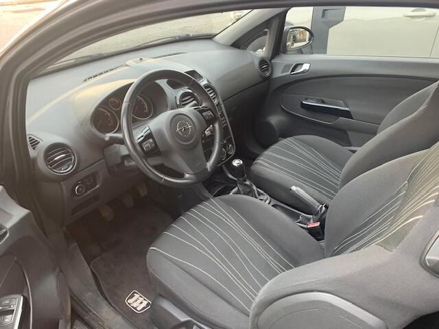 Opel Corsa 1.2 3 porte Club
