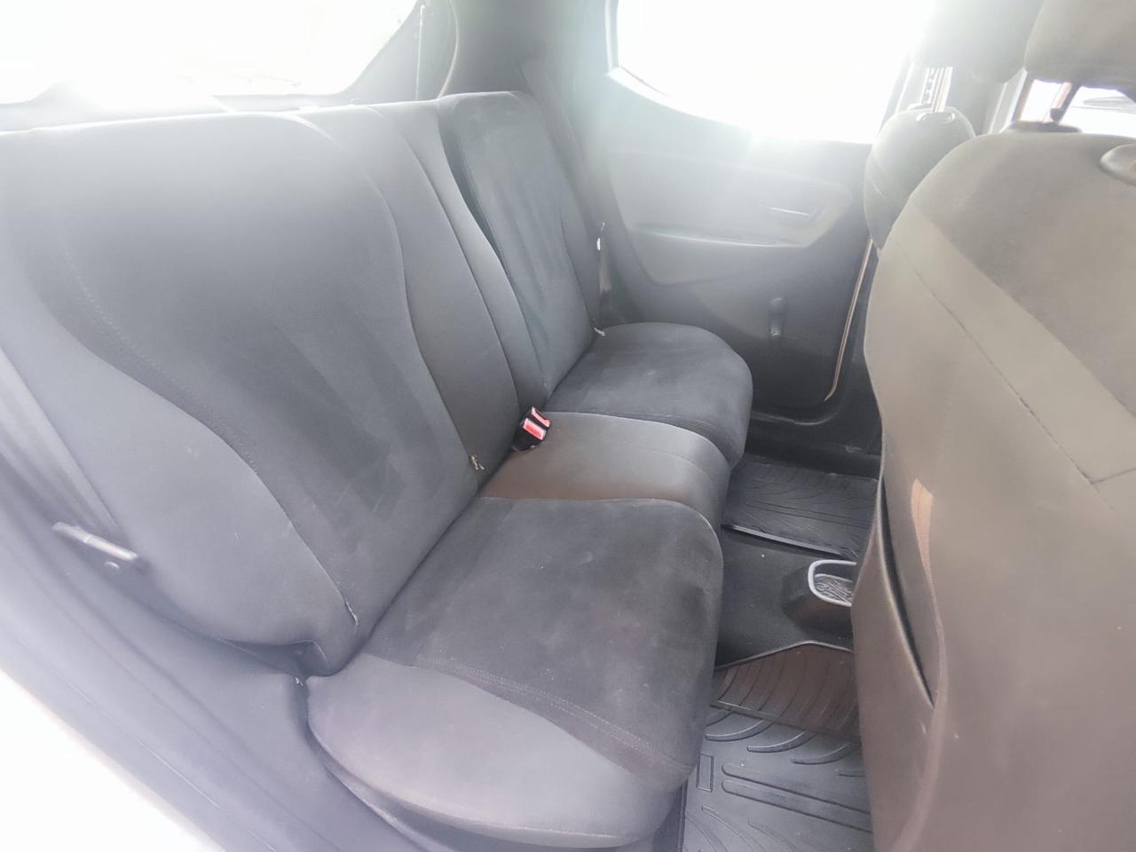Lancia Ypsilon 0.9 TwinAir 85 CV 5 porte Metano Ecochic Silver