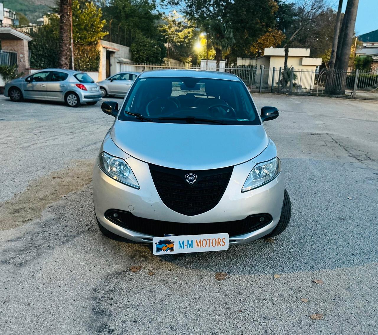 Lancia Ypsilon 0.9 TwinAir 85 CV 5 porte Metano Ecochic Elefantino