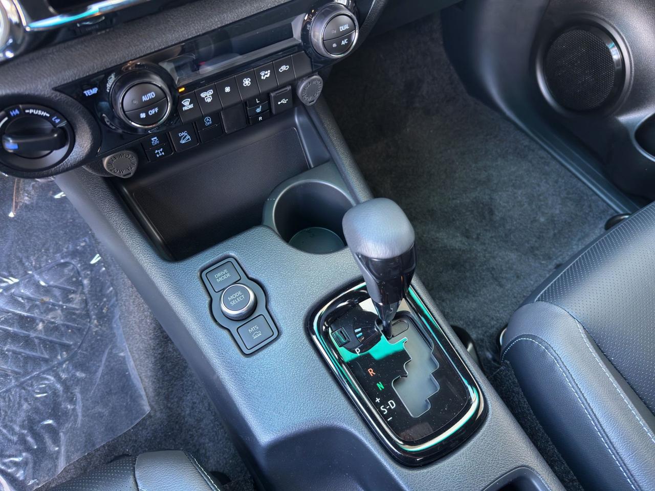 Toyota Hilux 2.8 d-4d 48V double cab Invincible