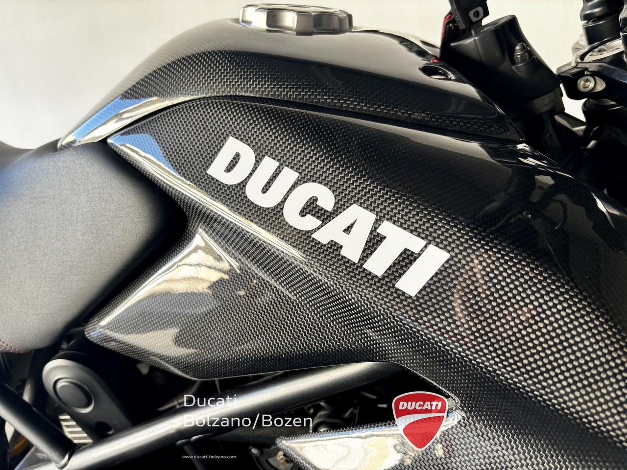 Ducati Hypermotard 796