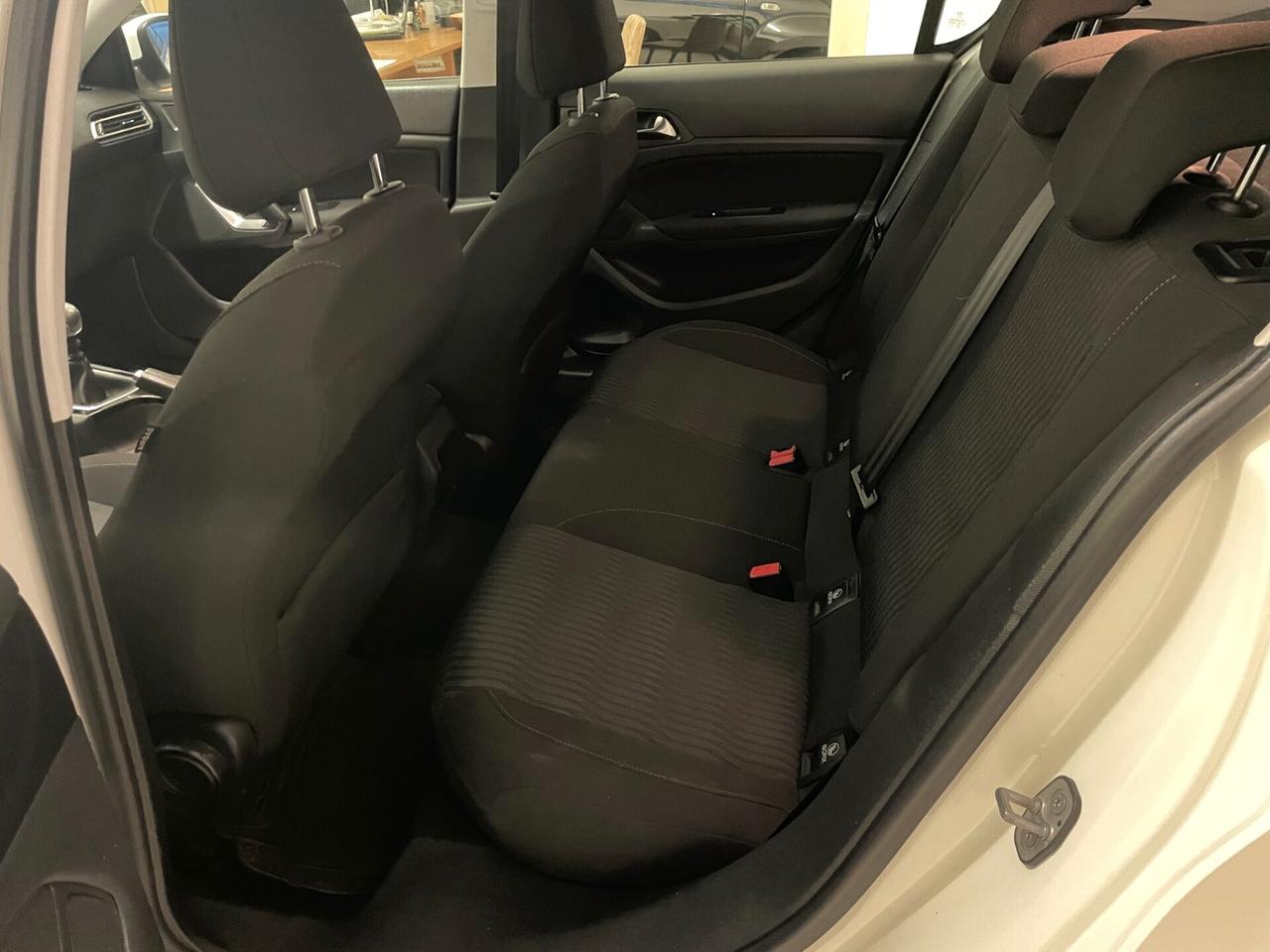 Peugeot 308 1.6 HDi 115 CV Allure GT LINE NEOPATENTATI TAGLIANDO