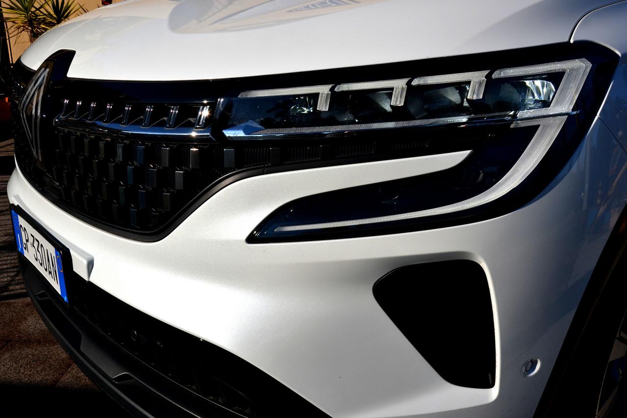 Renault Austral 1.3 160CV MHD TECHNO AUT.+PELLE+NAVI+RCAM+FULL LED