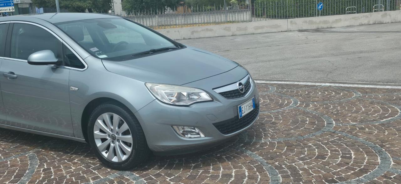 Opel Astra 1.7 CDTI 110CV 5 porte Cosmo