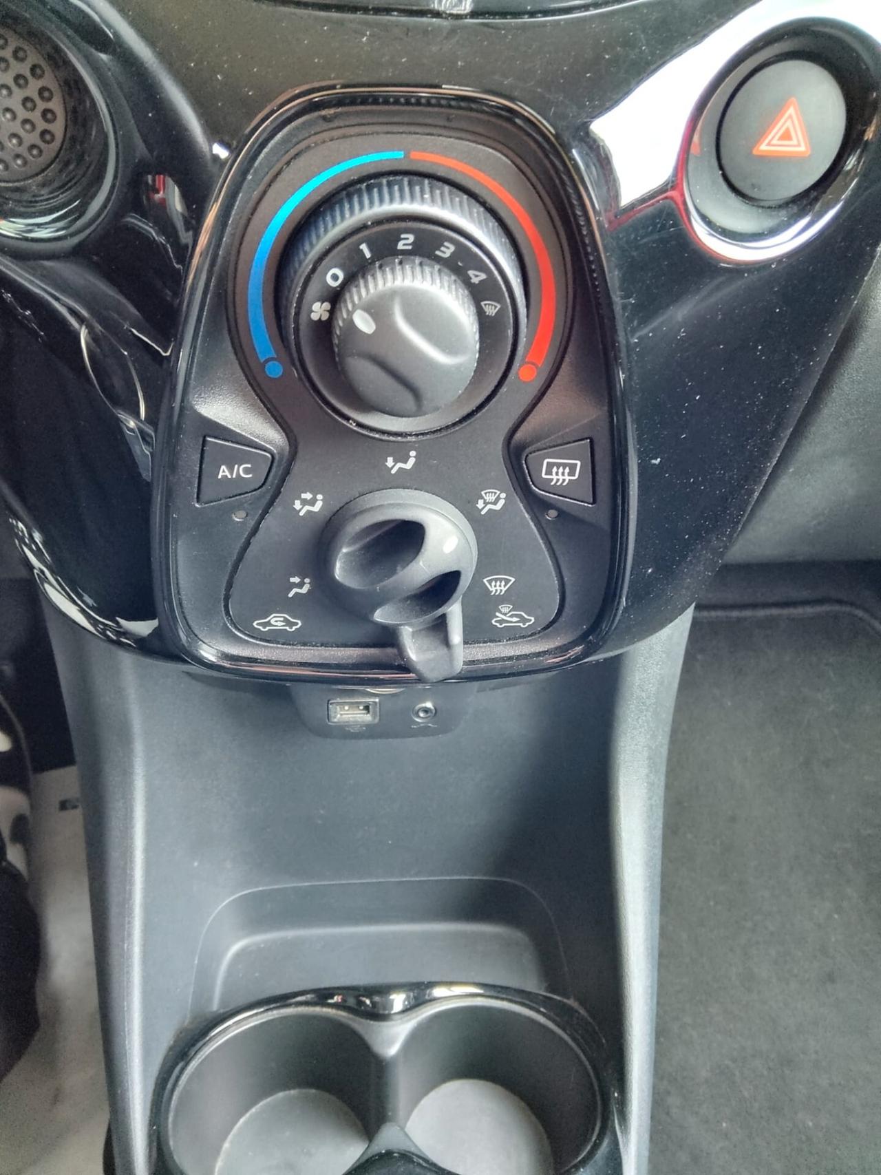 Peugeot 108 VTi 72 S&S 5 porte Allure