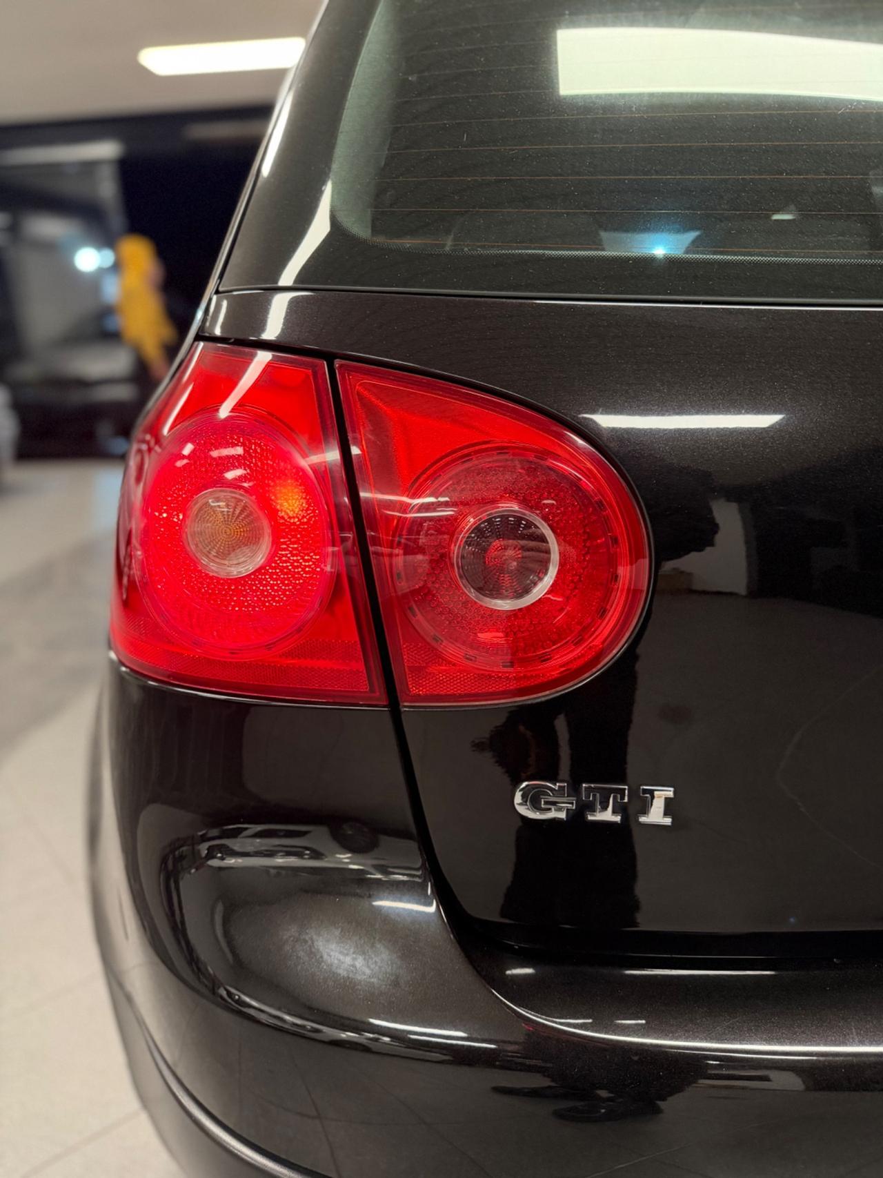 Volkswagen Golf GTI 2.0 16V TFSI 5p.