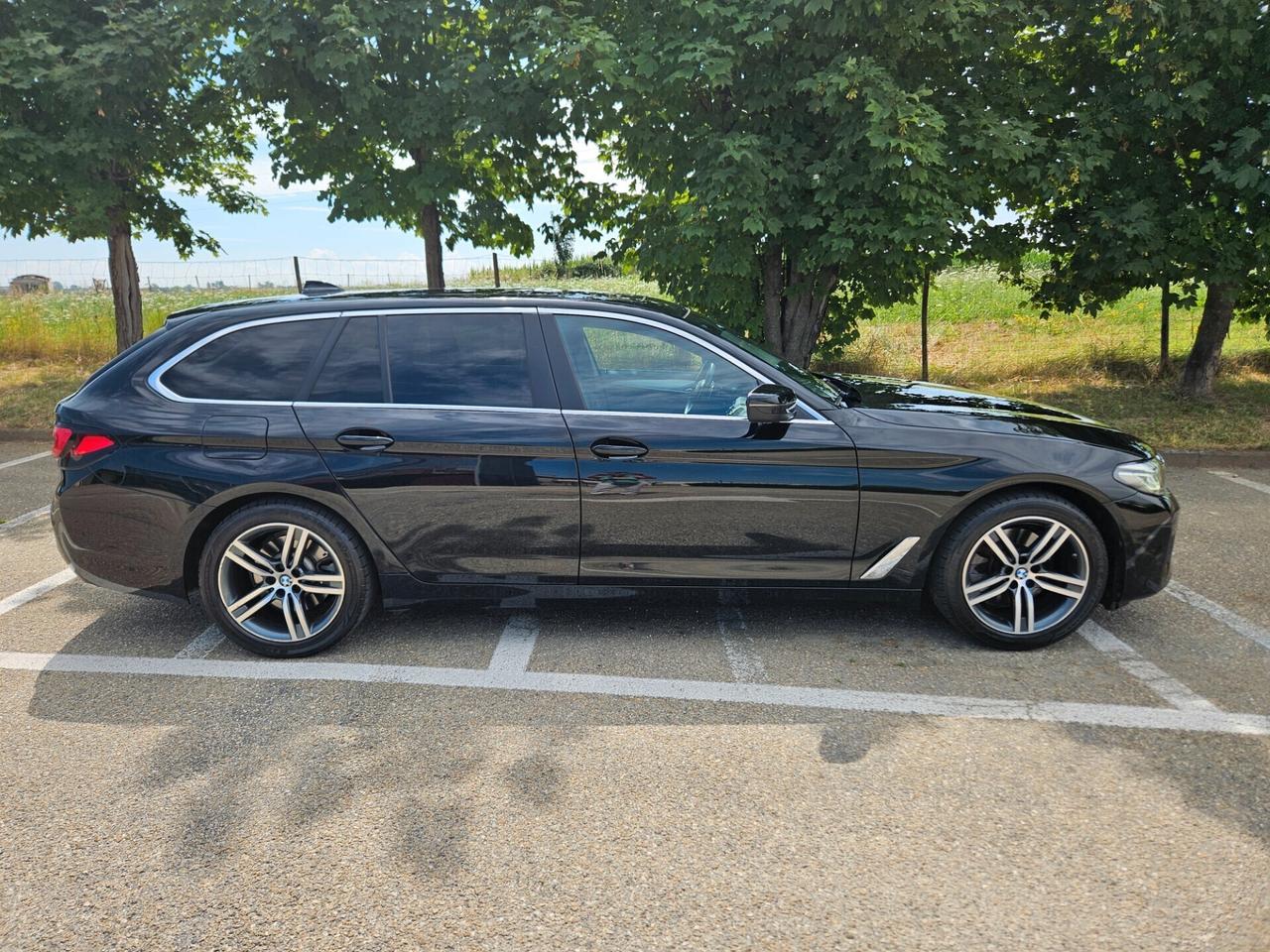 Bmw 520d 48V Touring mhev Business AUTO