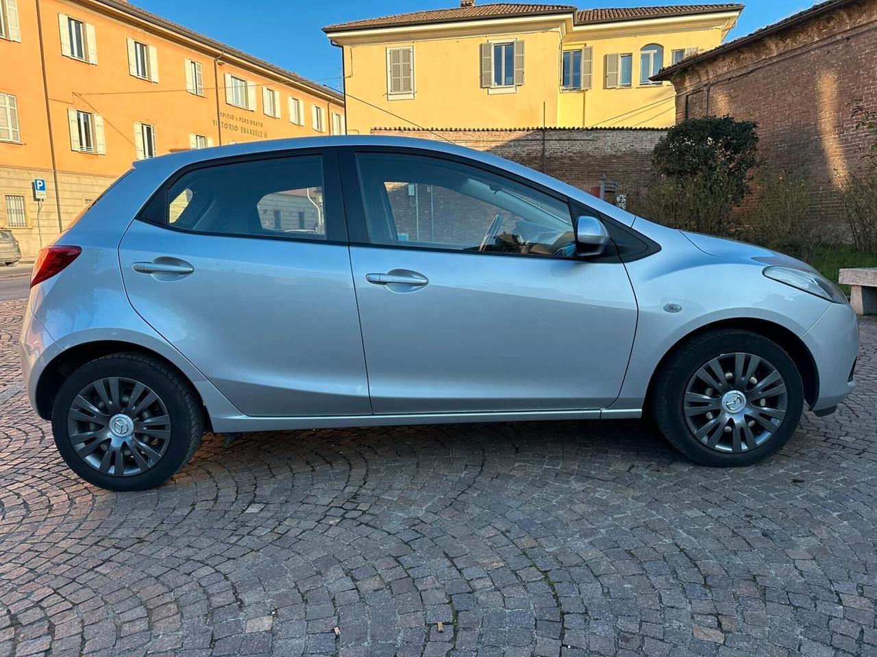 Mazda 2 1.3 16V 75CV 5p. Play NEOPATENTATI UNICOPROPRIETARIO