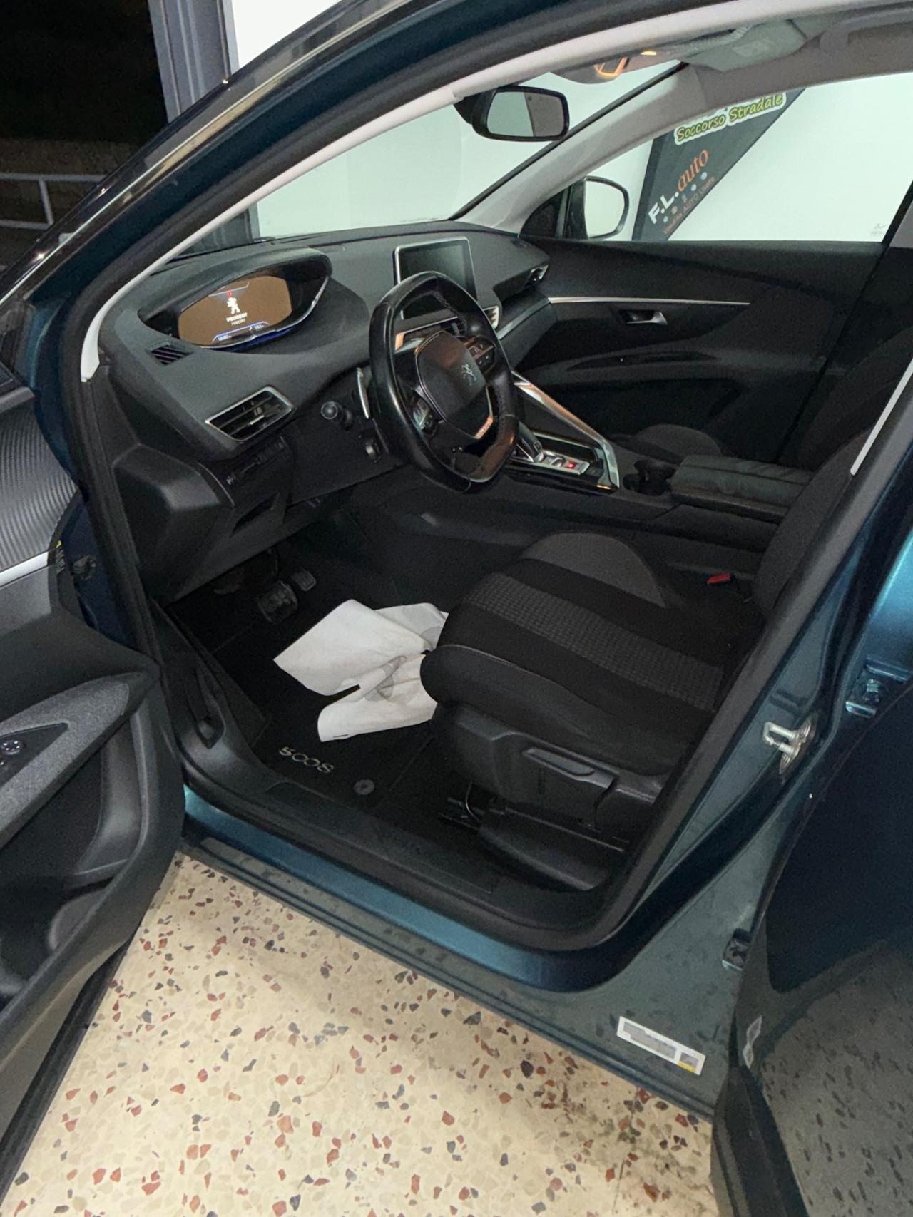 Peugeot 5008 BlueHDi 120 S&S EAT6 Active