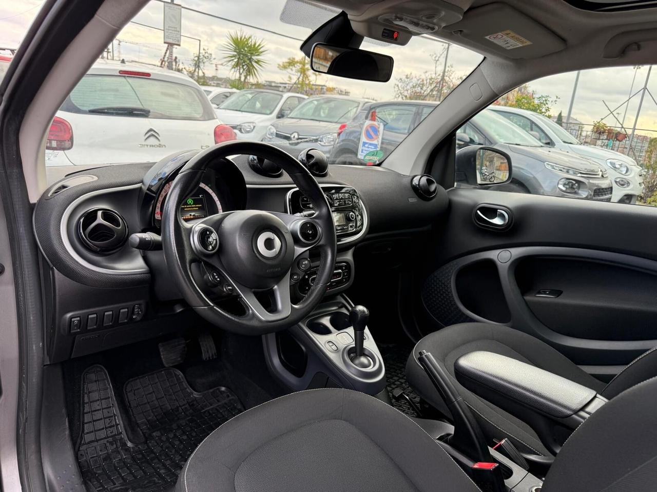 Smart ForTwo 1.0 71cv Coupe Clima cambio Auto Full led tetto panoramico