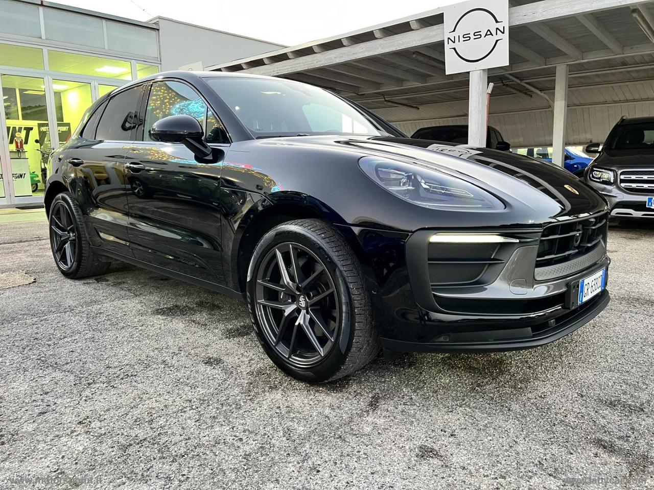 PORSCHE Macan 2.0 T