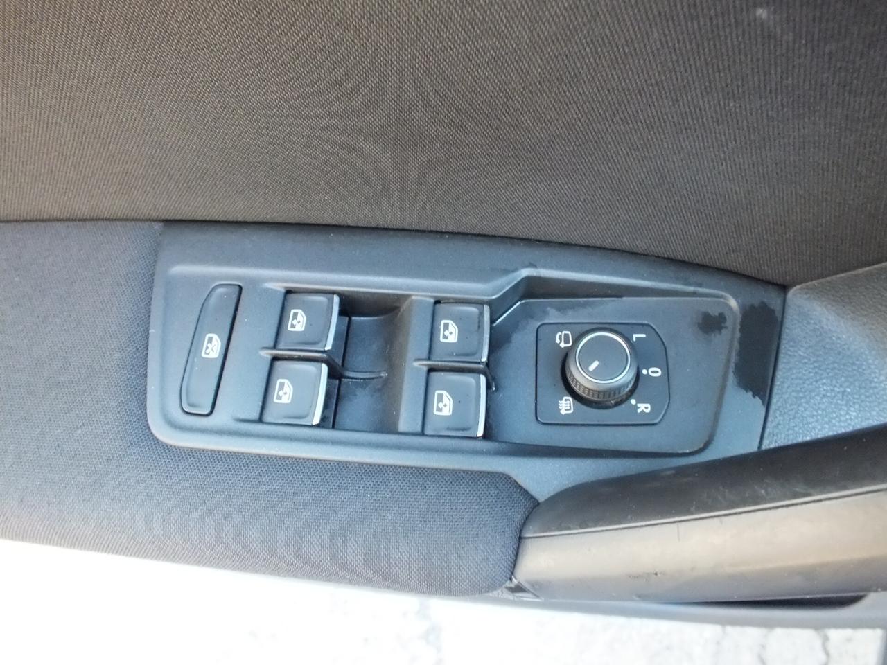 VW TIGUAN 1.6 TDI BUSINESS-NAVI-UNIPROPRIETARIO-