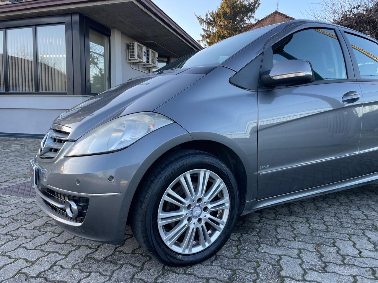 Mercedes-benz A 160 BlueEFFICIENCY Elegance