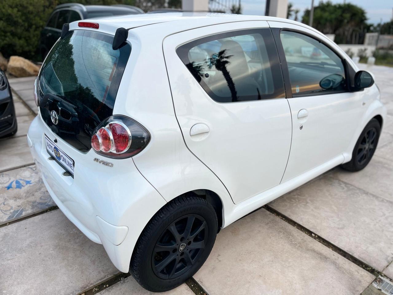 Toyota Aygo 1.0 12V VVT-i 5 porte Active Connect