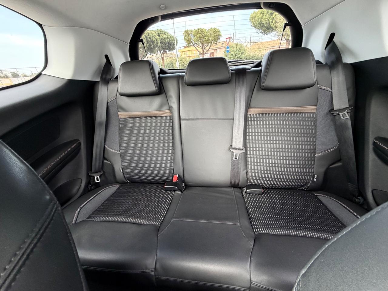 Peugeot 208 1.6 e-HDi 92 CV Stop&Start 3 porte Allure