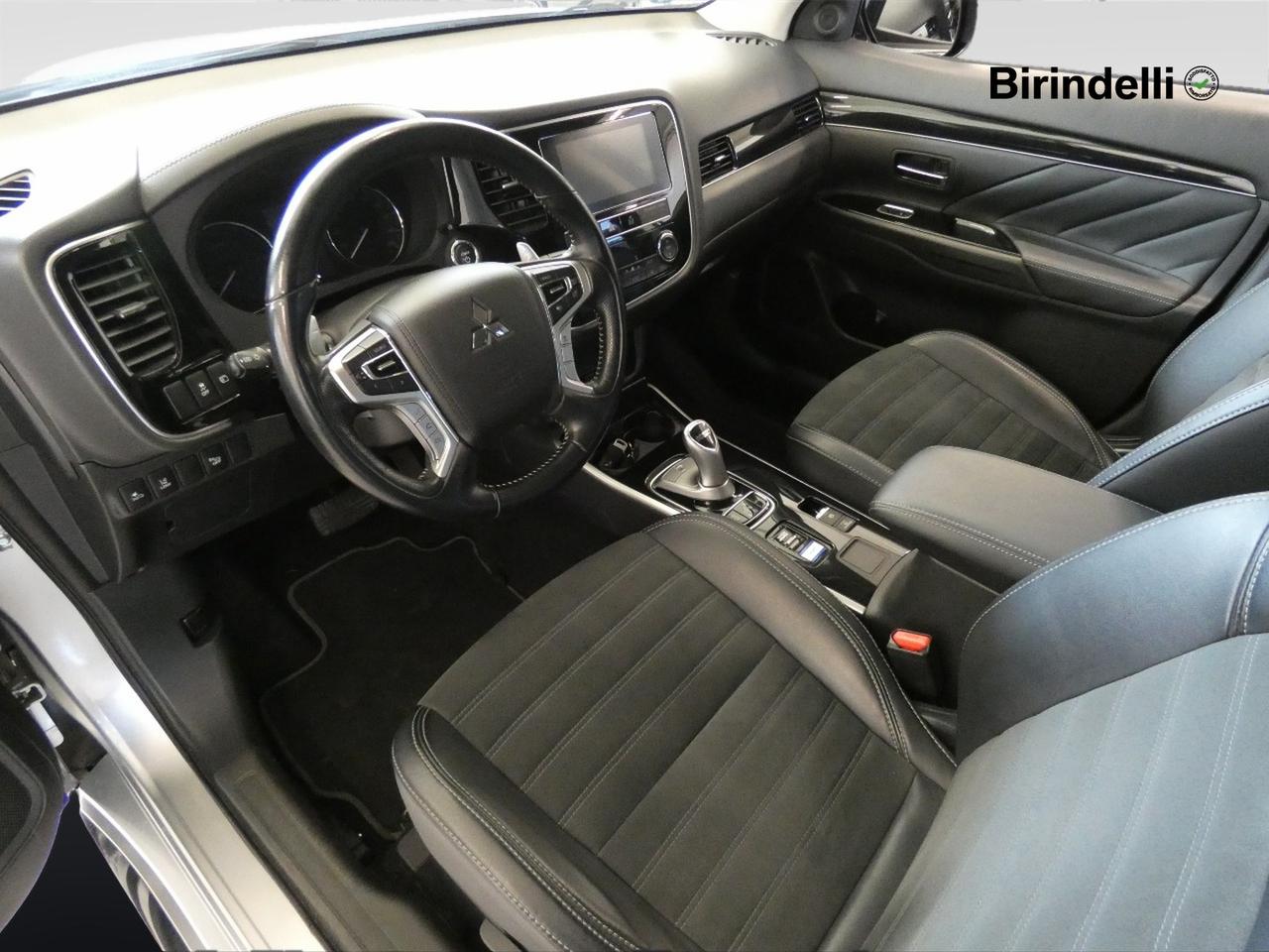 MITSUBISHI Outlander 3ª serie - Outlander 2.4 MIVEC 4WD PHEV Instyle Plus SDA