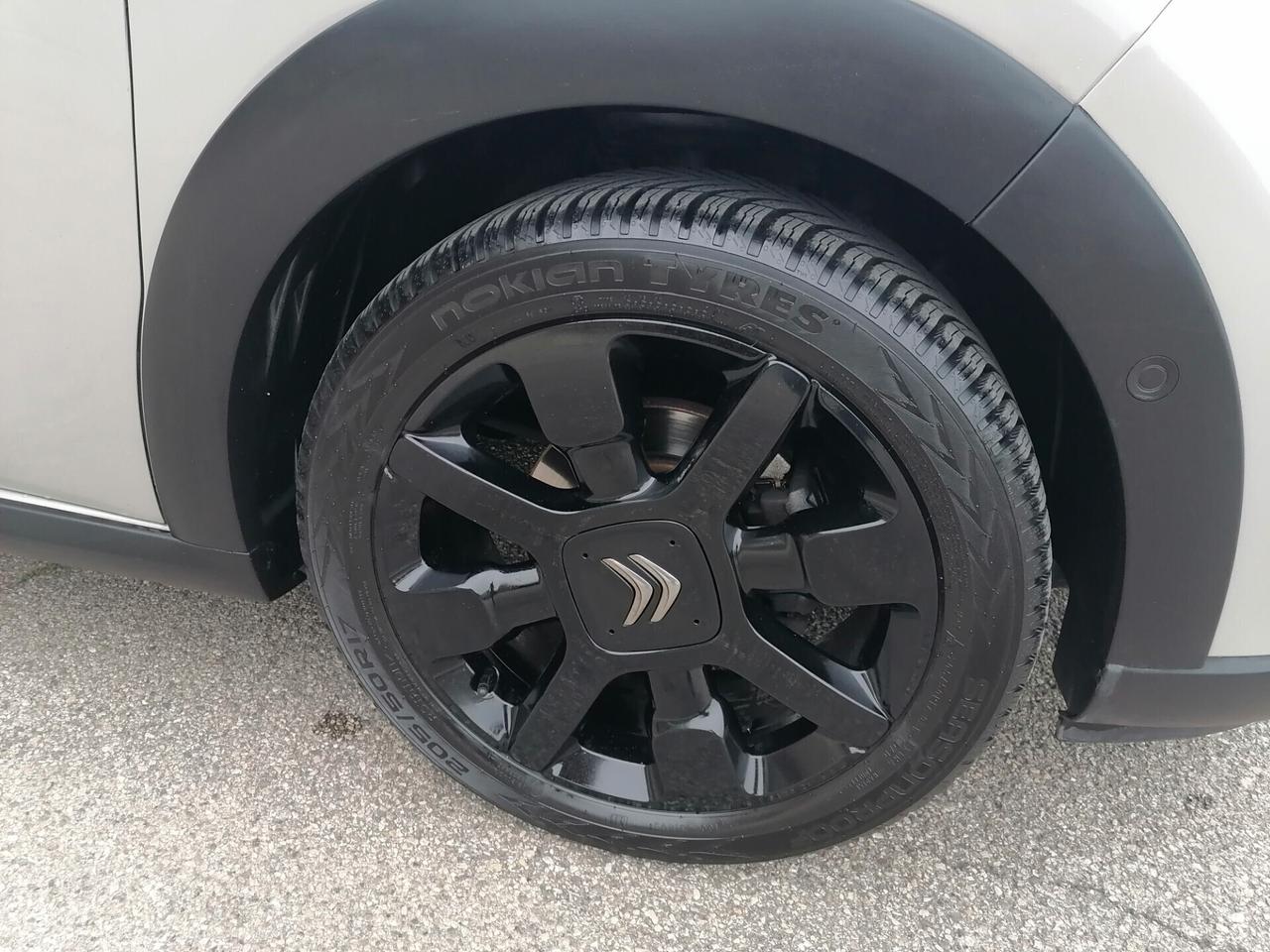 Citroen C3 1.2 BENZ/GPL Shine TETTO PANORAMICO FULL